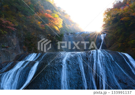 袋田の滝の紅葉 袋田の滝の紅葉 133991137
