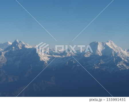 ヒマラヤの朝　メルンツェ7181mとガウリ・シャンカール7134m 133991431