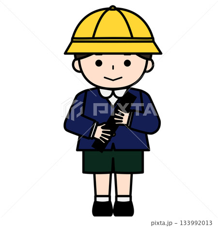 制服姿で卒業証書を抱える男の子 133992013