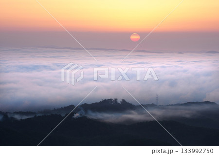 朝焼けと日の出と雲海466 朝焼けと日の出と雲海466 133992750