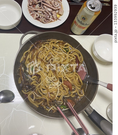 Creamy and rich spaghetti coated in a luscious white sauce, offering a smooth and savory flavor perfect for a comforting and satisfying meal. Creamy and rich spaghetti coated in a luscious white sauce, offering a smooth and savory flavor perfect for a comforting and satisfying meal. 133992939