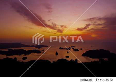 絶景!石岳展望台園地からの九十九島の全景 絶景!石岳展望台園地からの九十九島の全景 133993918