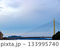 夕暮れ時の橋 133995740