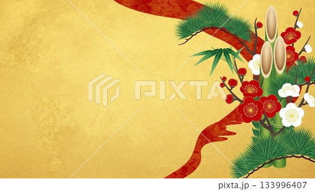 金色の背景に松と水引と赤い実を飾った和風のフレーム 金色の背景に松と水引と赤い実を飾った和風のフレーム 133996407