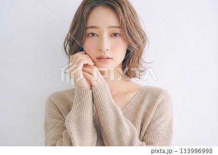 オシャレな髪型の女性・ヘアサロン オシャレな髪型の女性・ヘアサロン 133996998