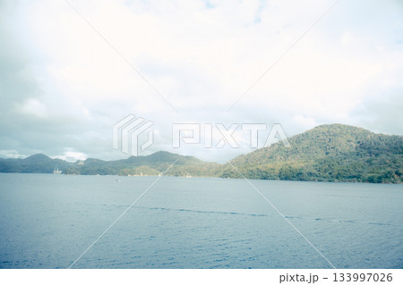 湾岸の街並みを見渡す風景 湾岸の街並みを見渡す風景 133997026