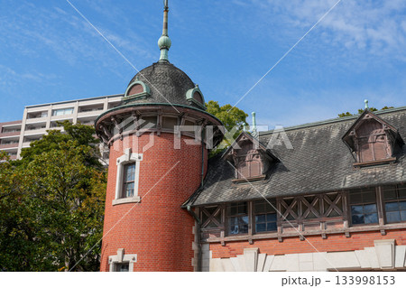 秋の神戸市立相楽園（日本庭園と旧ハッサム住宅、船屋形） 133998153