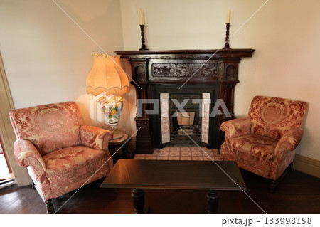 秋の神戸市立相楽園（日本庭園と旧ハッサム住宅、船屋形） 133998158