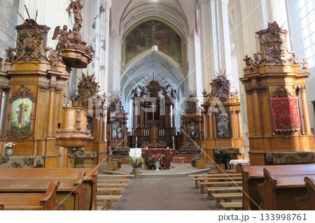 ヴィリニュスのベルナルディン教会の木製祭壇 ヴィリニュスのベルナルディン教会の木製祭壇 133998761