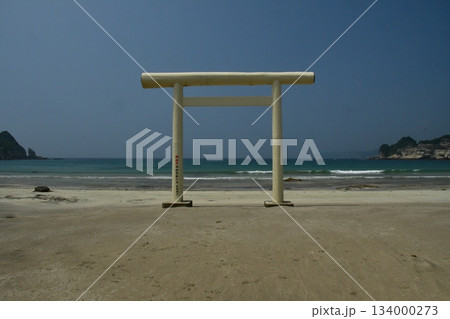 白い鳥居 白い鳥居 134000273