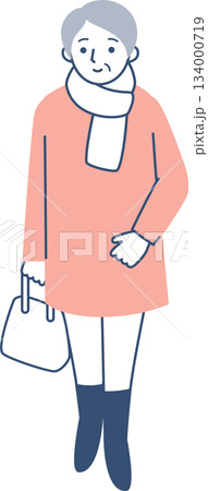 冬のコートを着たシニア女性 冬のコートを着たシニア女性 134000719