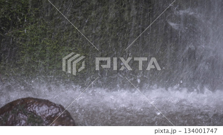 激しく降る雨のイメージ 激しく降る雨のイメージ 134001747