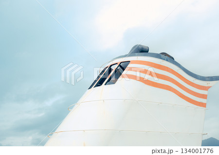 フェリー甲板から見る大海原と青空の風景 134001776