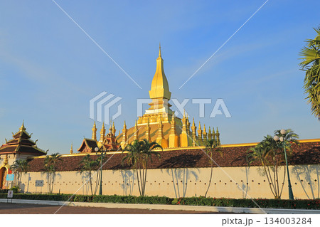 首都ビエンチャンにあるタート・ルアン 134003284