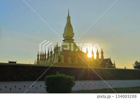 首都ビエンチャンにあるタート・ルアン 134003289