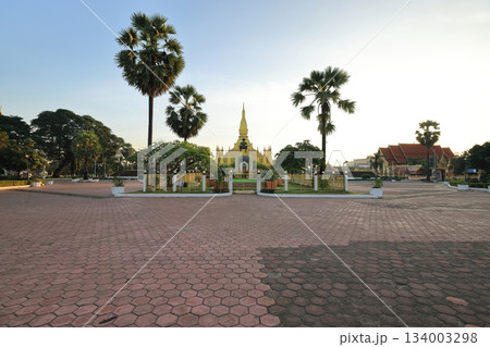 首都ビエンチャンにあるタート・ルアン 134003298