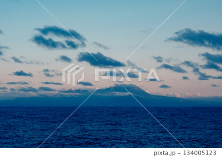 海に沈む夕日 海に沈む夕日 134005123