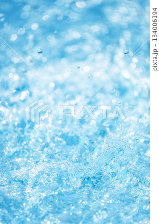 キラキラ水面　夏色のイメージ 134006194