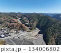 岐阜県八百津の紅葉 杉原千畝記念館付近のドローン撮影風景 134006802