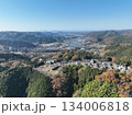 岐阜県八百津の紅葉 杉原千畝記念館付近のドローン撮影風景 134006818
