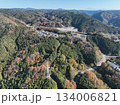 岐阜県八百津の紅葉 杉原千畝記念館付近のドローン撮影風景 134006821