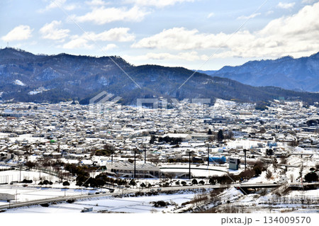 上田市上田原周辺を望む(長野県上田市)【2023.2】 上田市上田原周辺を望む(長野県上田市)【2023.2】 134009570