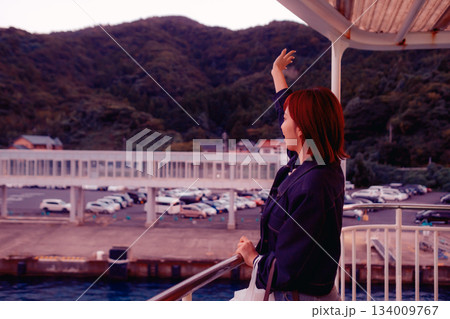 またね、と手を振る夕景。 134009767