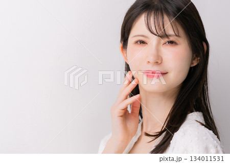 女性　ビューティー 134011531