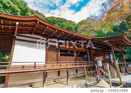 京都府宇治市　宇治上神社の拝殿 134011999