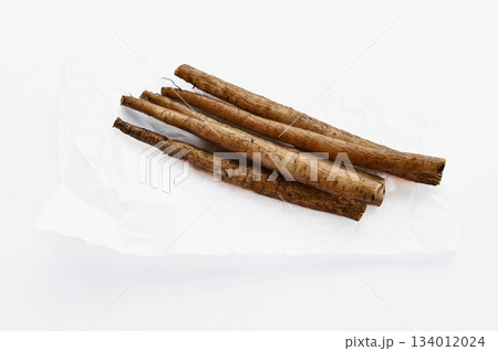 洗ったヤマゴボウ 134012024