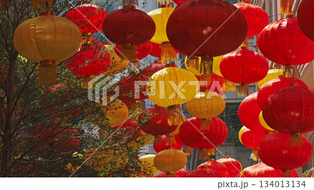 Vibrant red and yellow chinese lanterns 134013134