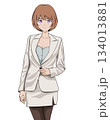 スーツを着た女性 134013881