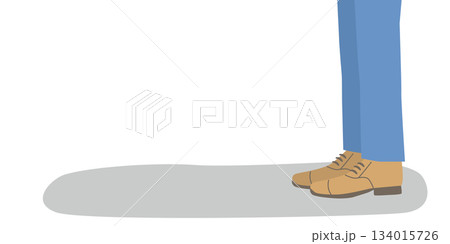 青いスラックスと革靴を履いた男性が立ち止まる様子の足元イラスト2 134015726