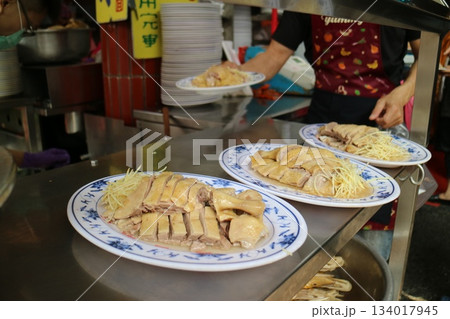 鶏 チキン ニワトリ 134017945