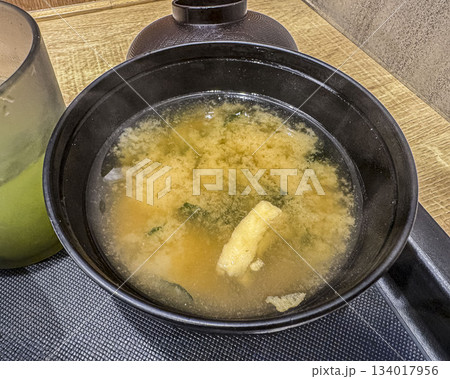 油揚げ味噌汁 油揚げ味噌汁 134017956