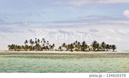 Beautiful San Blas island at politically autonomous Guna territory in Panama. Beautiful San Blas island at politically autonomous Guna territory in Panama. 134020378