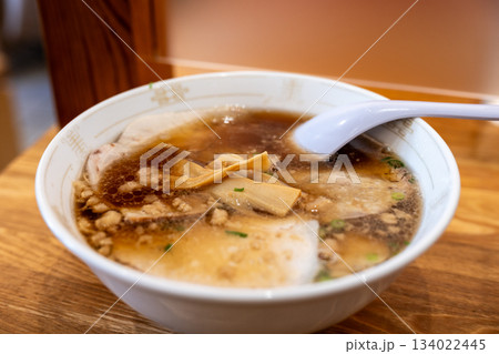 とても美味しい日本のしょうゆラーメン とても美味しい日本のしょうゆラーメン 134022445