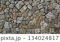 自然石を積み上げた伝統的な石垣のテクスチャ背景素材 134024817