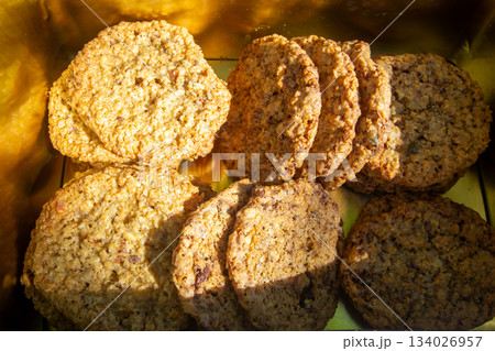 Chocolate chip cookies 134026957