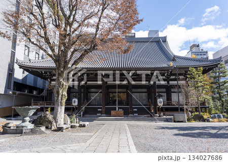 晩秋の本能寺　本堂正面　京都府京都市 134027686
