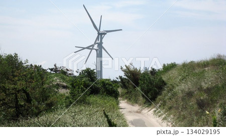 風力発電へ続く道 風力発電へ続く道 134029195