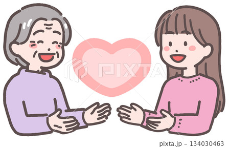 シニア女性と若い女性がハートと向き合うイラスト 134030463