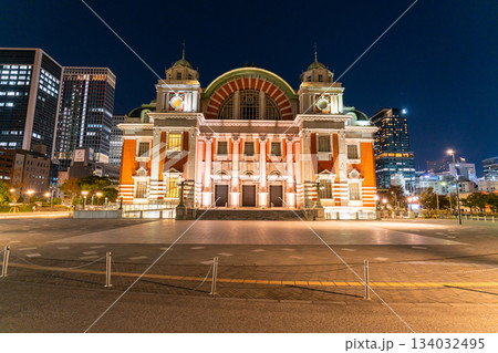 《大阪府》大阪市中央公会堂・中之島の夜景 《大阪府》大阪市中央公会堂・中之島の夜景 134032495