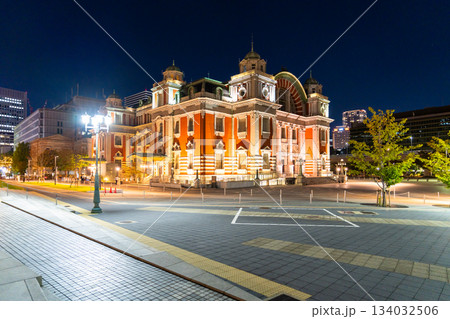 《大阪府》大阪市中央公会堂・中之島の夜景 《大阪府》大阪市中央公会堂・中之島の夜景 134032506