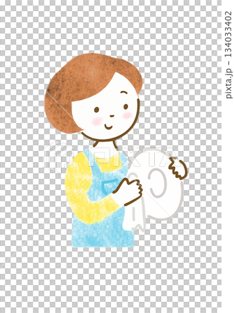 お皿を拭くエプロン姿の女性のイラスト 134033402