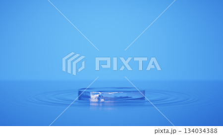 水面に浮かぶ氷の台座。青色背景。波紋。3D（横長） 134034388