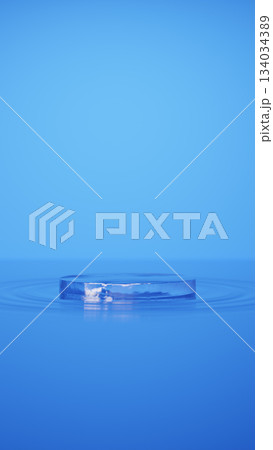 水面に浮かぶ氷の台座。青色背景。波紋。3D(縦長) 水面に浮かぶ氷の台座。青色背景。波紋。3D(縦長) 134034389