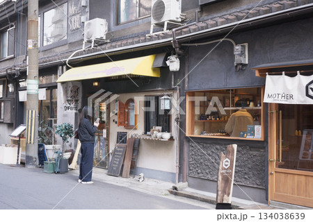 大阪 中崎町の街なみ 134038639