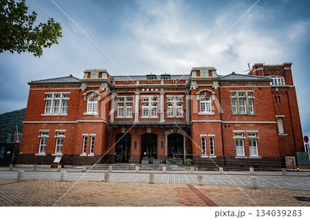 福岡県・門司港レトロの歴史ある町並み 134039283