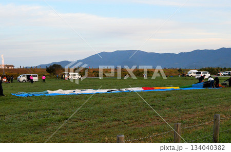 熱気球・バルーン 134040382